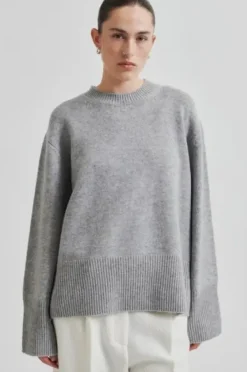Alpha Knit O-Neck, grey melange Neuleet Ja Neuletakit|Uutuudet