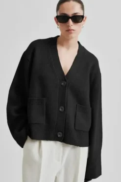 New Alpha neuletakki, black Neuleet Ja Neuletakit|Uutuudet