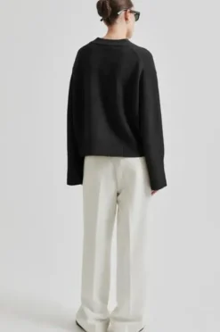 New Alpha neuletakki, black Neuleet Ja Neuletakit|Uutuudet