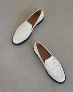 Hot - Sara nahkaloaferit, creme Tennarit Ja Loaferit