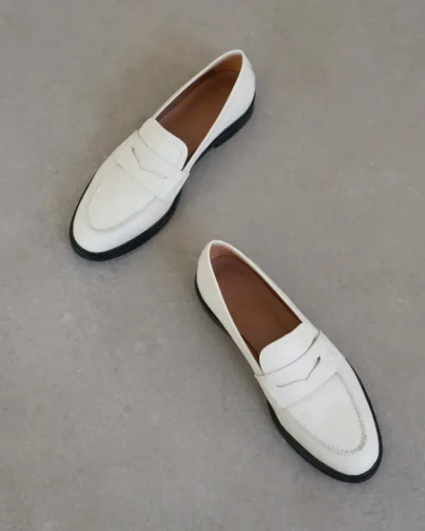 Hot - Sara nahkaloaferit, creme Tennarit Ja Loaferit