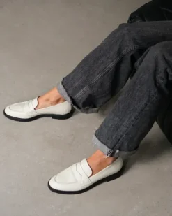 Hot - Sara nahkaloaferit, creme Tennarit Ja Loaferit