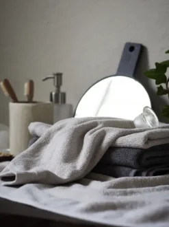 New beige froteepyyhe, kaksi kokoa Kylpyhuonetekstiilit