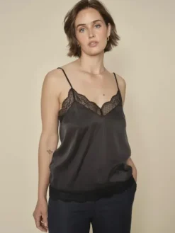 Clearance - Ditte Silk Lace Singlet, black Paidat Ja Topit