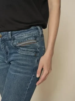 - Naomi Delta Jeans, blue Farkut Ja Housut