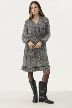 Outlet Munya mekko, dark navy micro flower Mekot Ja Hameet|Juhlavaatteet