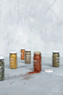 Outlet - Spices, garlic, parsley & red bell pepper Nicolas Vahé