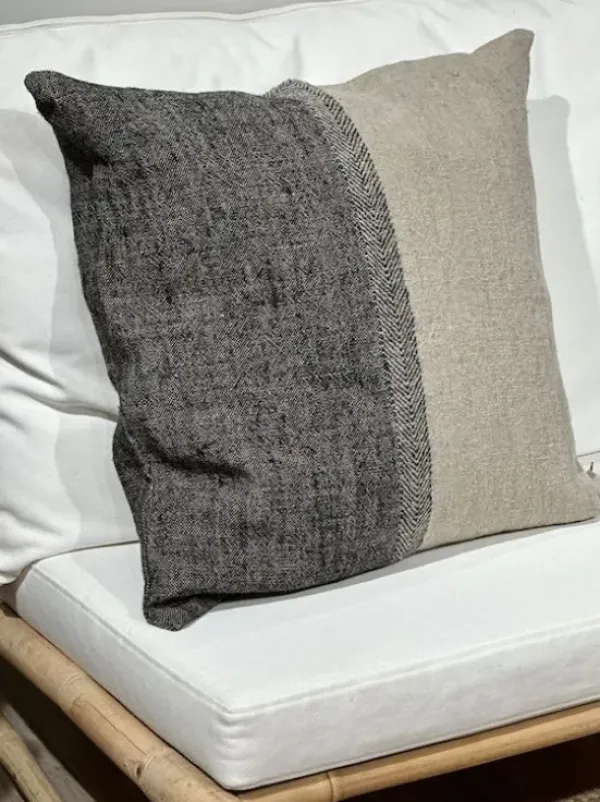 - Levi tyynynpäällinen black/natural 60x60 Sisustustyynyt|Sisustustyynyt