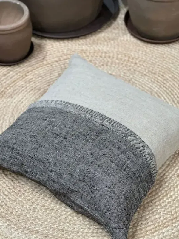 - Levi tyynynpäällinen black/natural 60x60 Sisustustyynyt|Sisustustyynyt