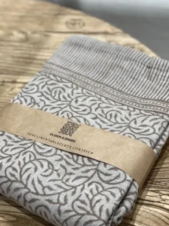 New - Felicie pöytäliina 150x300 Keittiötekstiilit