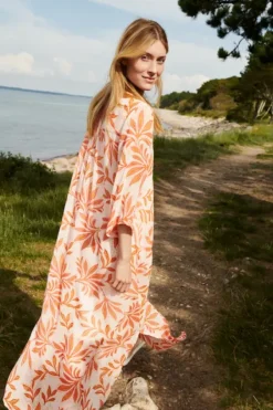 - Berit mekko, potpourri delicate Mekot Ja Hameet