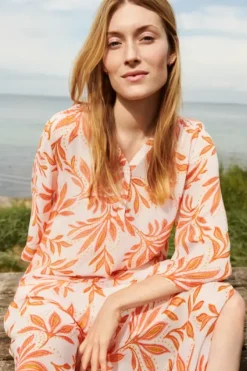 - Berit mekko, potpourri delicate Mekot Ja Hameet