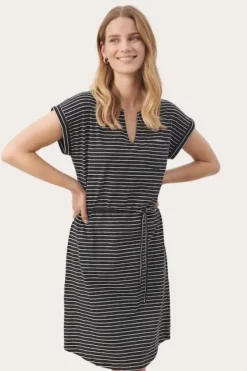 Sale - Mabels mekko, dark navy stripe Mekot Ja Hameet