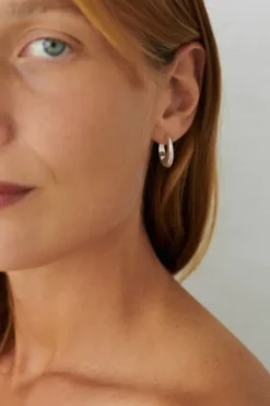 Clearance - Globe Huggies korvarenkaat, hopea Korvakorut