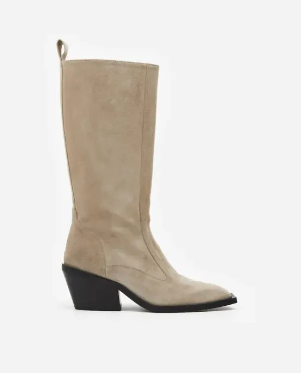 Hot Ripaus rock-henkeä näillä naisellisilla bootseilla! Saappaat Ja Nilkkurit