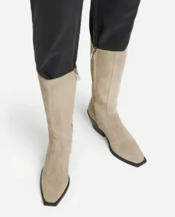 Hot Ripaus rock-henkeä näillä naisellisilla bootseilla! Saappaat Ja Nilkkurit