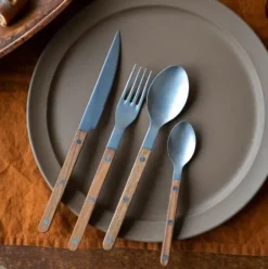 Outlet - ruokalusikka, teak Tarjoilu Ja Ottimet