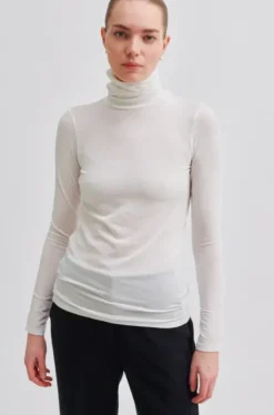 - Matima poolopaita, off white Paidat Ja Topit