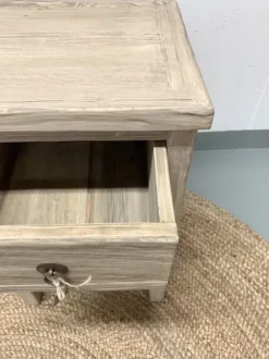 Clearance – yöpöytä #857, vaalea natural Vanhat Puuhuonekalut