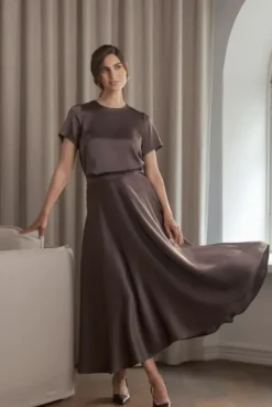 Tina leveähelmainen satiinihame, dark chocolate Mekot Ja Hameet|Juhlavaatteet