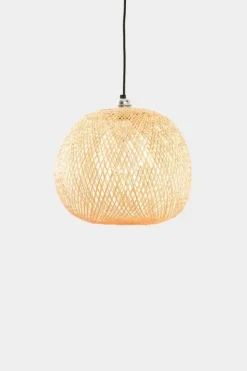 Best Tunnelmaa tilaan kuin tilaan upeiden valaisimien kautta <3 Valaisimet