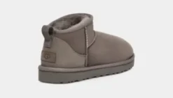 Online - Classic ultra mini, grey Saappaat Ja Nilkkurit|Ugg