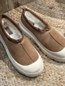 - Tasman miesten Weather Hyb, chestnut/whitecap Tennarit Ja Loaferit|Ugg