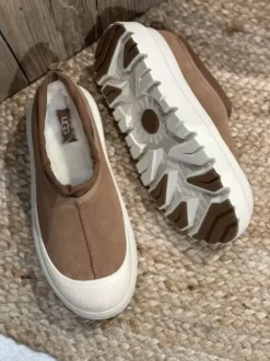 - Tasman miesten Weather Hyb, chestnut/whitecap Tennarit Ja Loaferit|Ugg