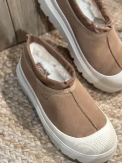 - Tasman miesten Weather Hyb, chestnut/whitecap Tennarit Ja Loaferit|Ugg