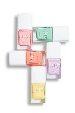 Discount Viimeistele lookisi kauniilla kynsilakan sävyillä! Kosmetiikka