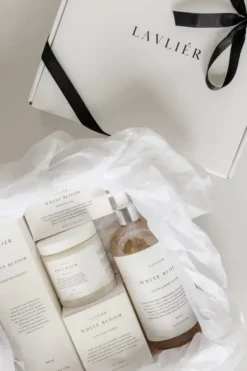 Online White Bloom Hand & Body nestesaippua 500ml Kosmetiikka