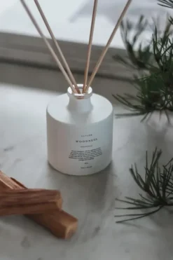 Discount Woodness huonetuoksu 100ml Kodin Tuoksut